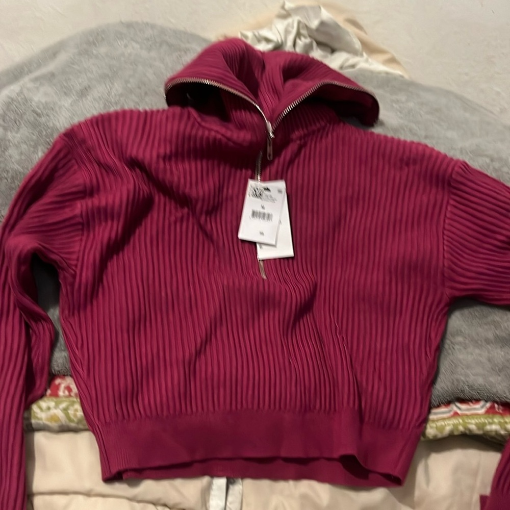 Crop rib zip collar sweater